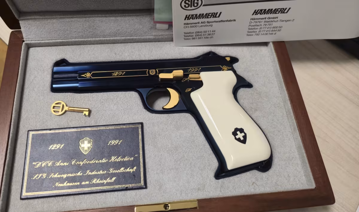 Sig Sauer P210 Blue Helvetica 700.YIl Özel Seri