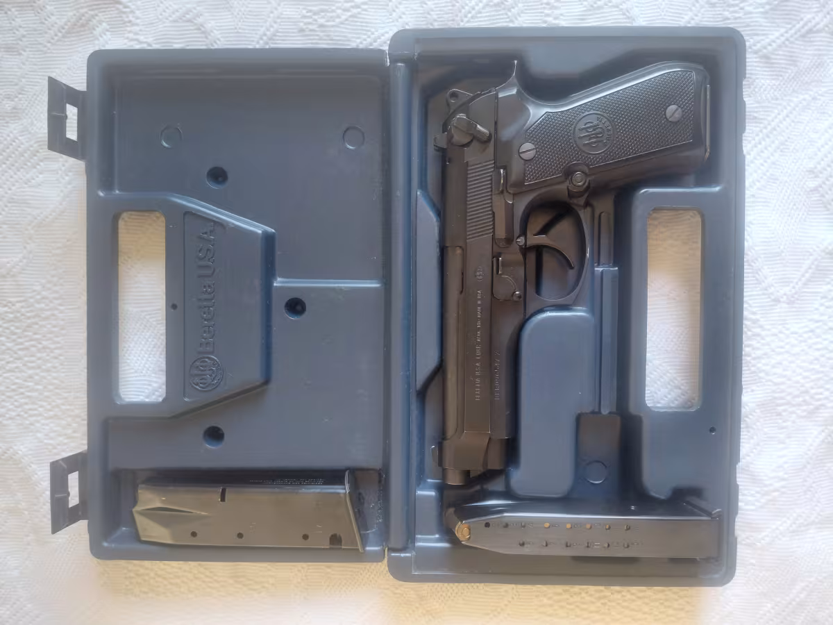 Sahibinden boyasız temiz Beretta 92 F