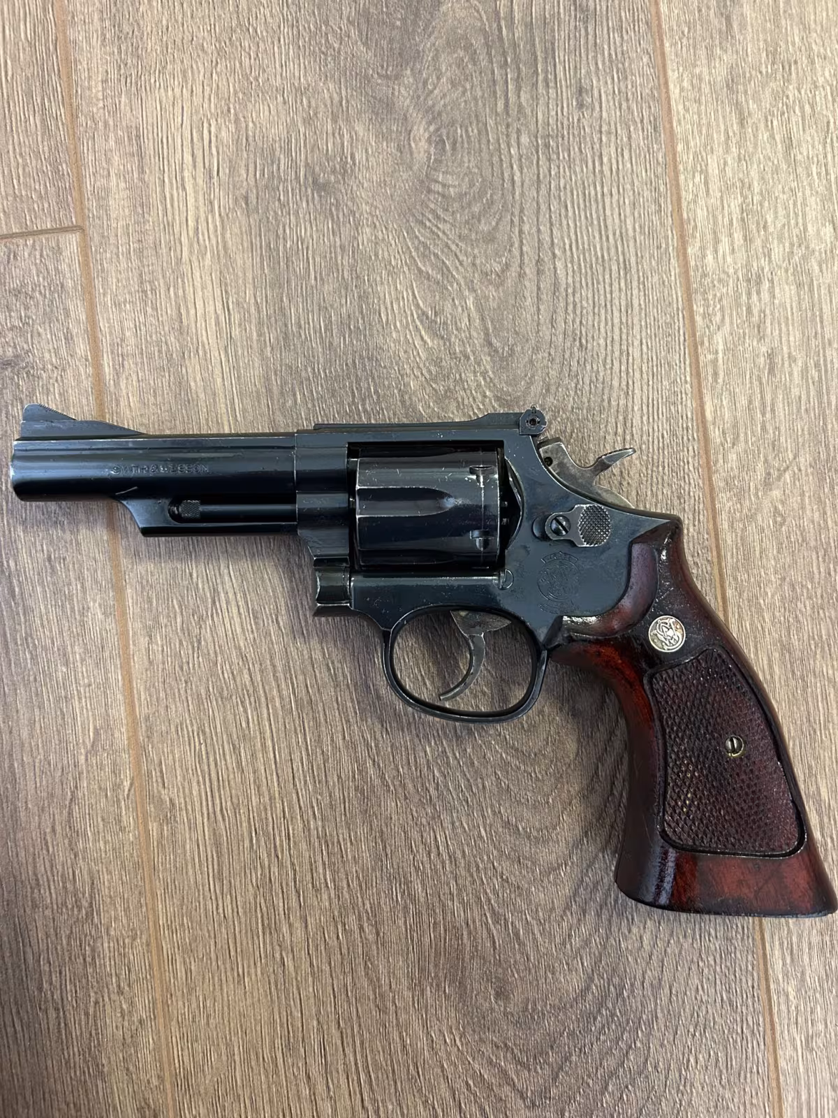 ASKERİ PERSONELDEN ORJİNAL 1988 YAPIMI SMİTH WESSON MAGNUM TOPLU 6 İNÇ TABANCA