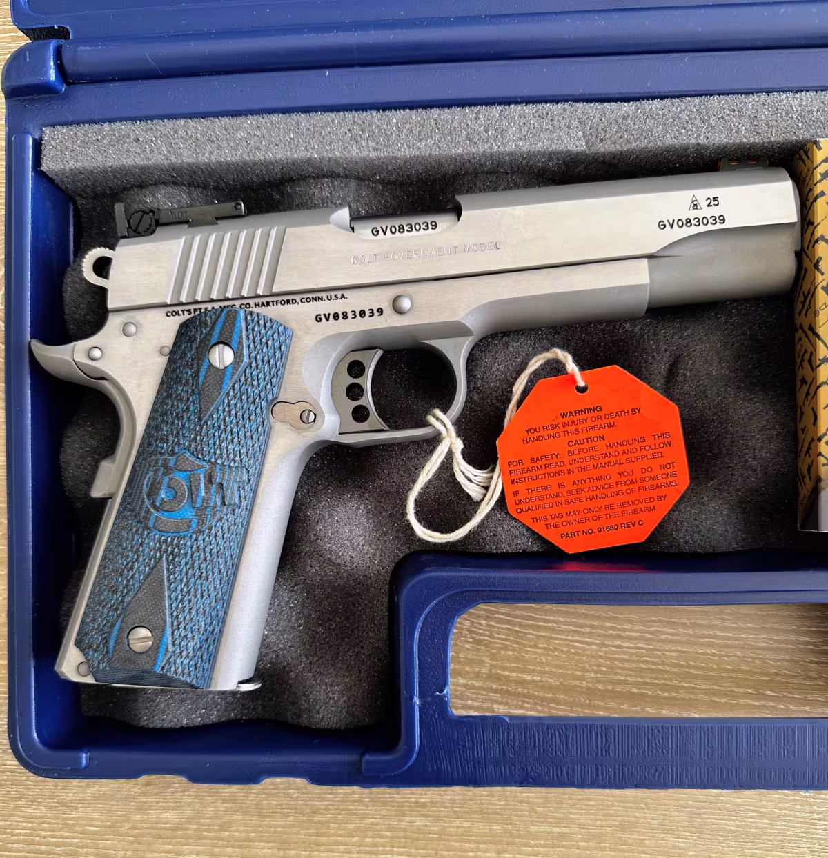 YARGI MENSUBUNDAN SIFIR KUTUSUNDA COLT TABANCA