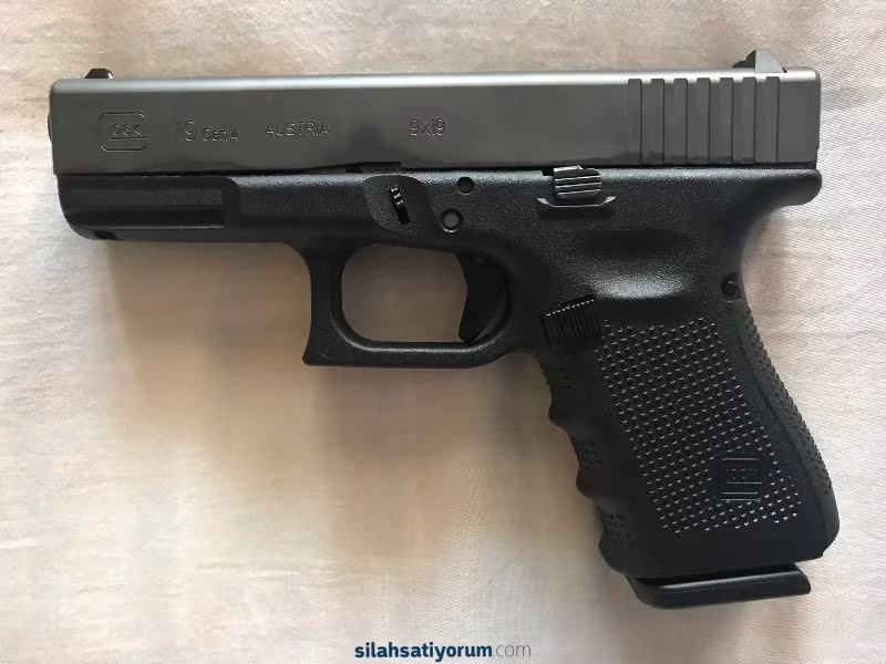 Kamu Görevlisinden Ruhsatlı Silah