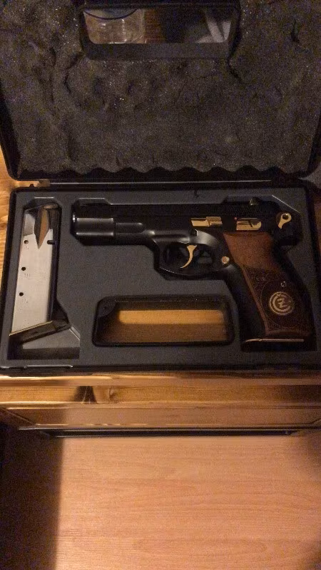 Vitrinlik cz75B