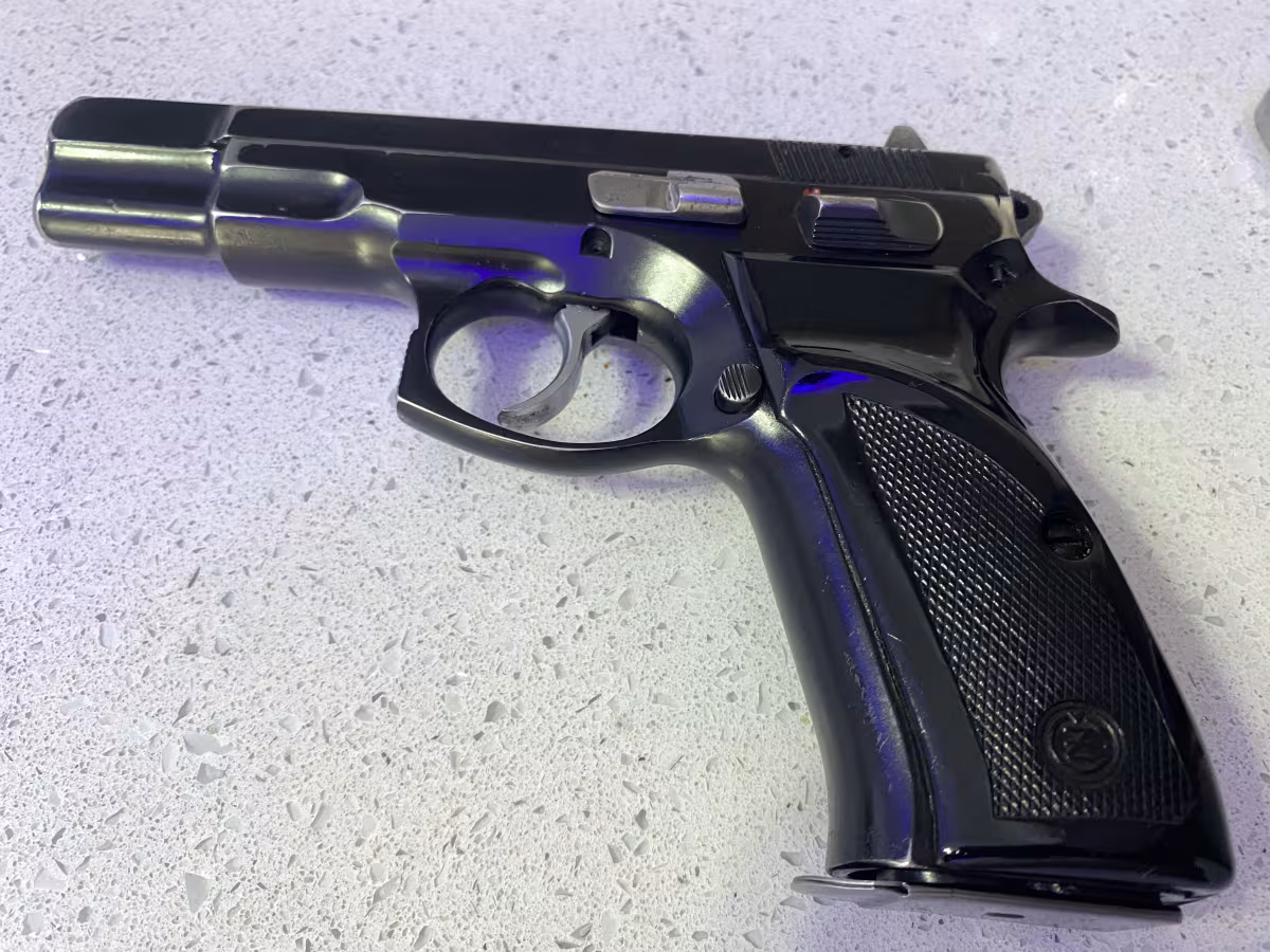 Polis emeklisinden CZ 75 B