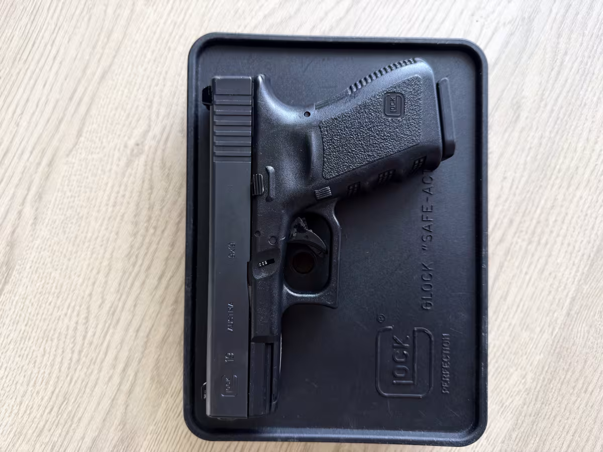 Glock 19