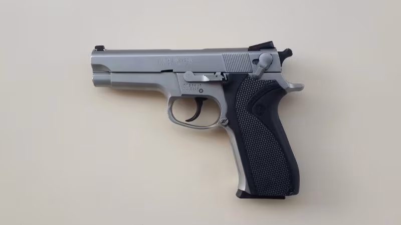ATA YADİGARI, ÇOK TEMİZ SMİTH WESSON 5906