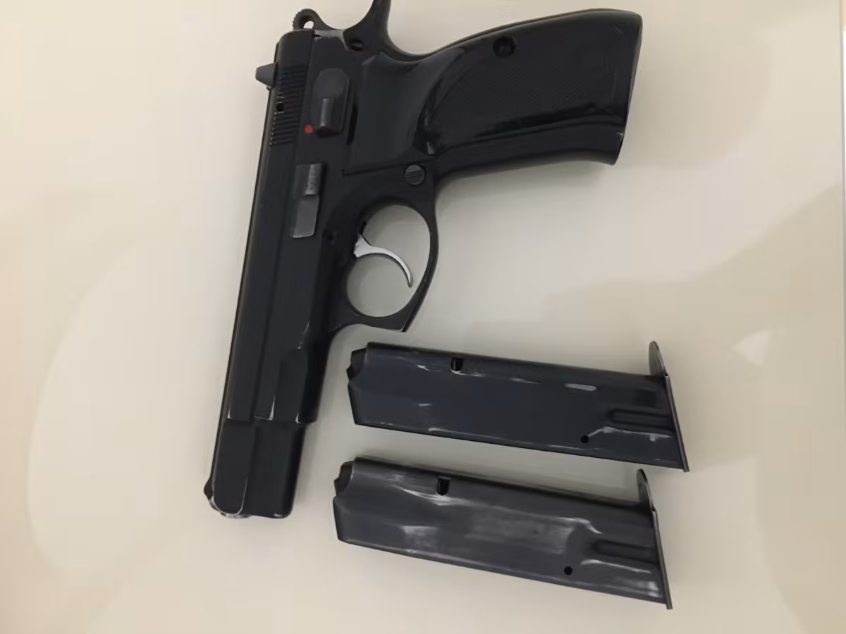 Emekli Polisten CZ 75 B