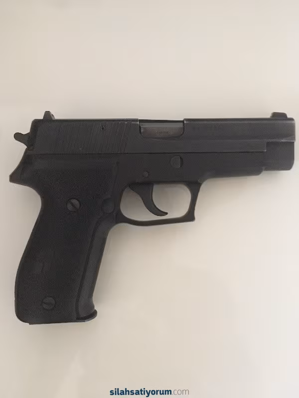 Kamu görevlisinden sig sauer P226 beraberinde fobus kılıf