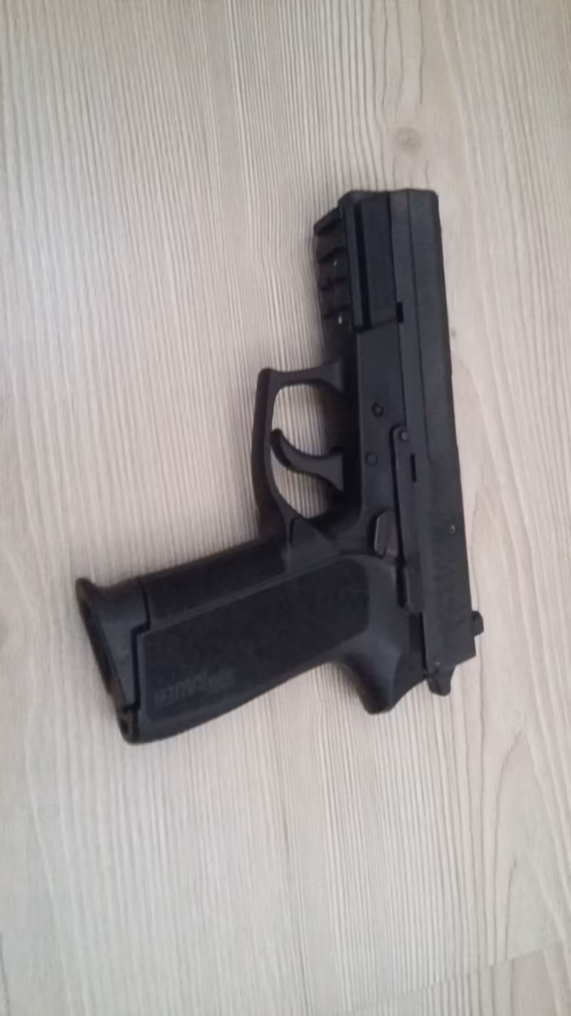 Kamu gorevlisinden sig sauer sp2022