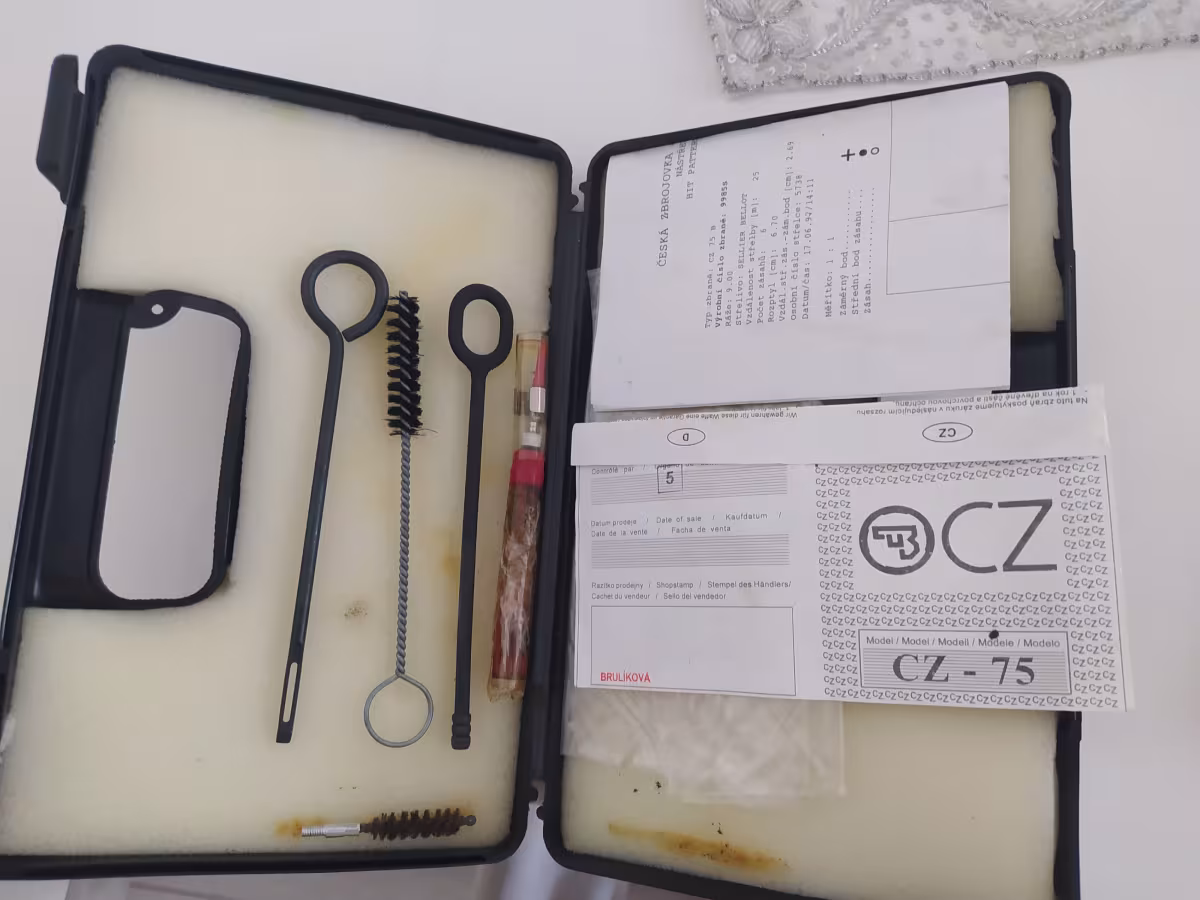 Memurdan tasıma ruhsatlı kara yılan CZ 75