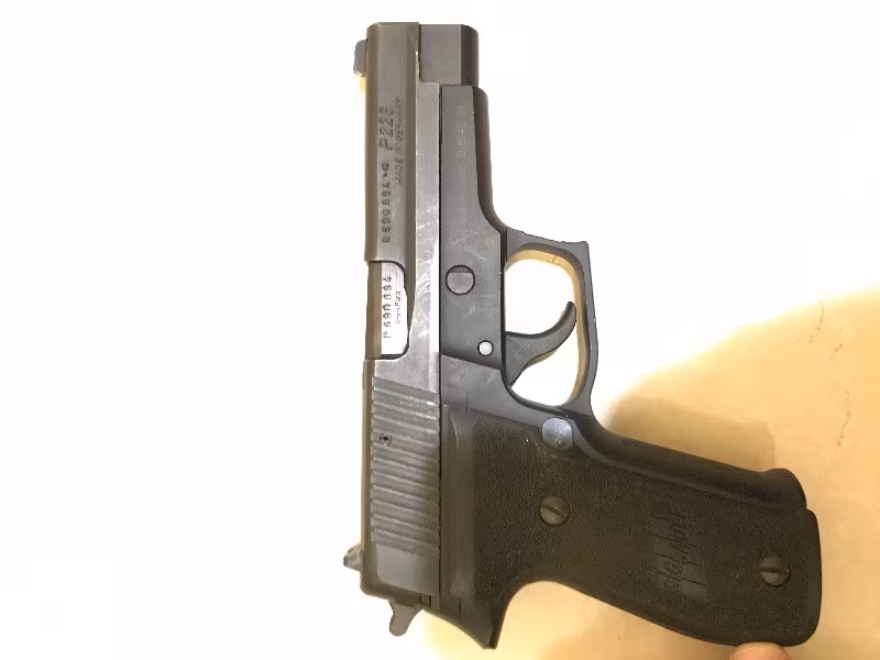 Avukattan sig sauer p226 mermileriyle