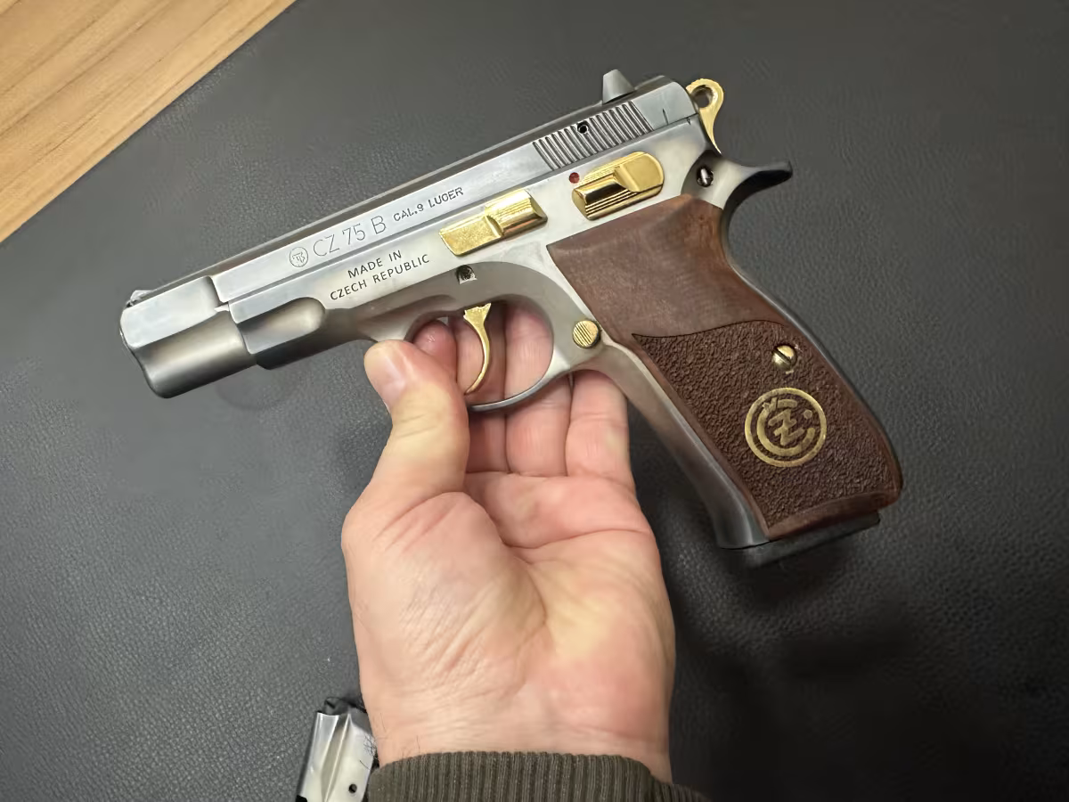 CZ 75 B KUTUSUNDA