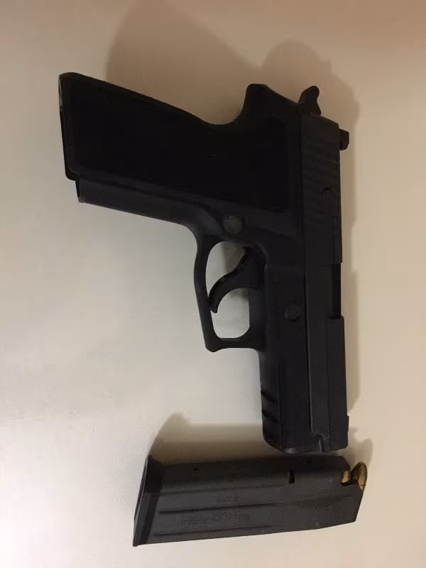 Memurdan sıfır sigsauer P229