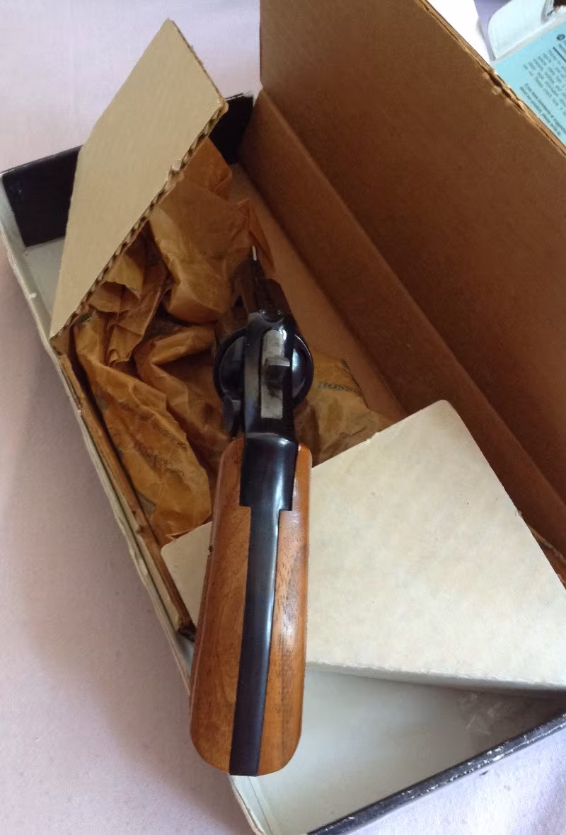 Smith Wesson 38 Lik Sıfır Kutusunda