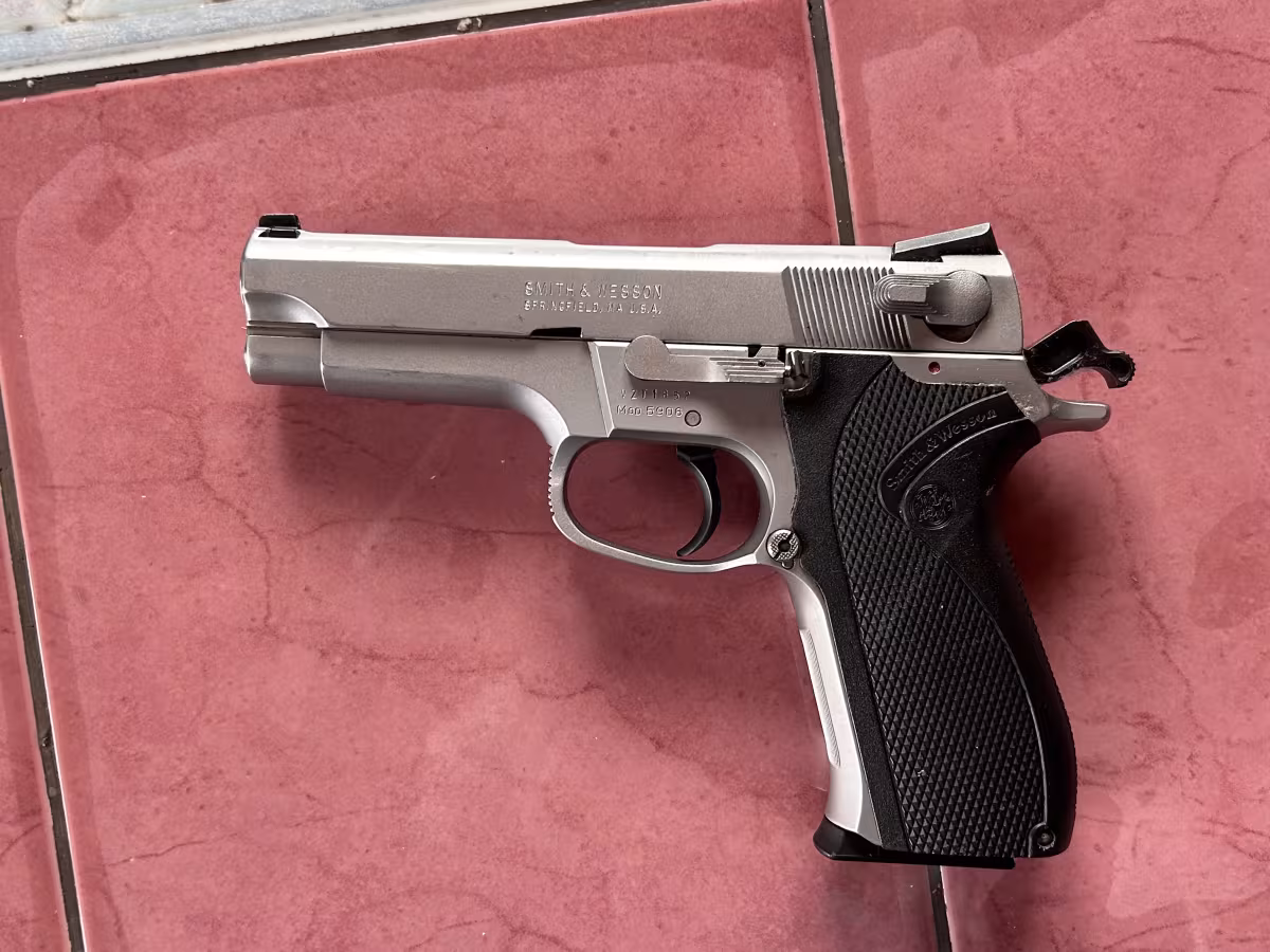 smith & wesson 5906