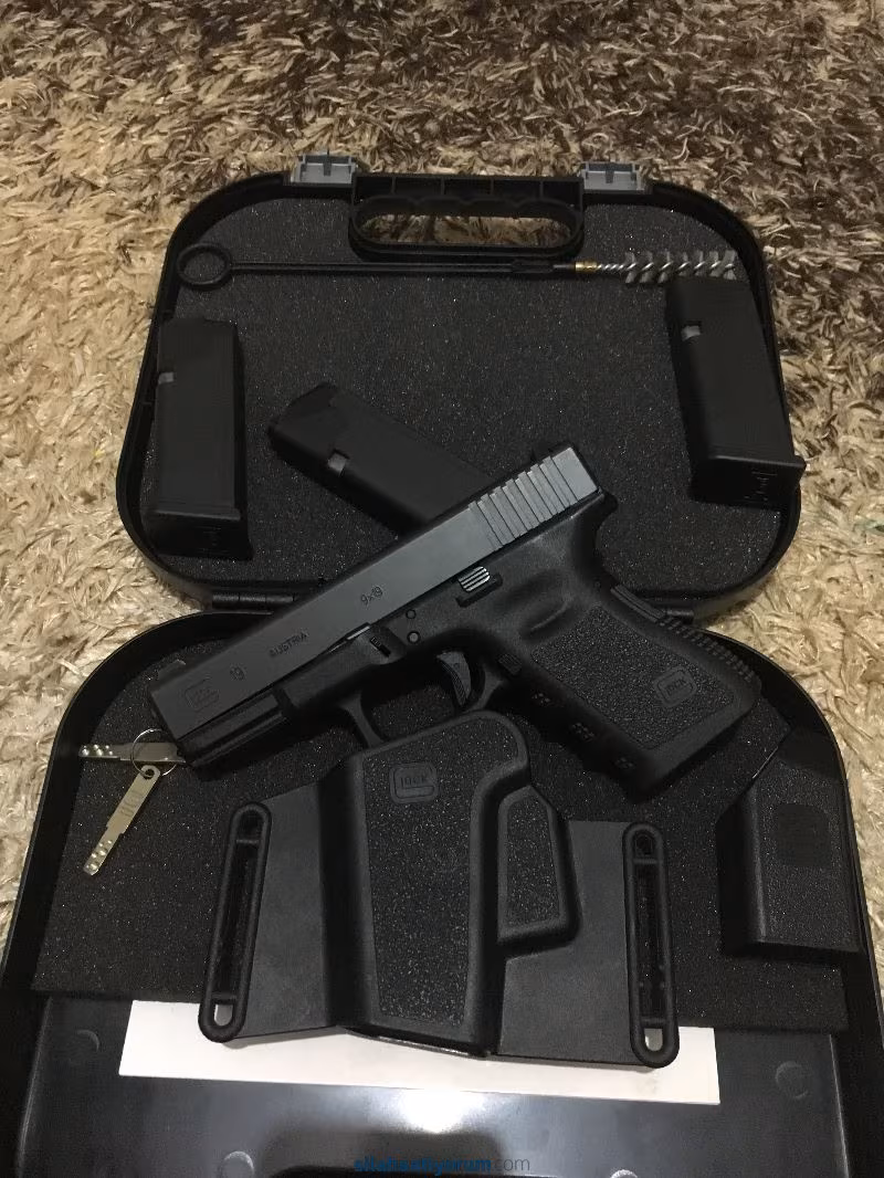Yargı mensubundan az kullanılmış anahtarlı glock 19c