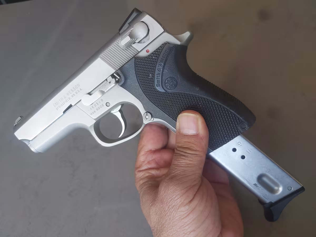 Smith Wesson 6906 temiz