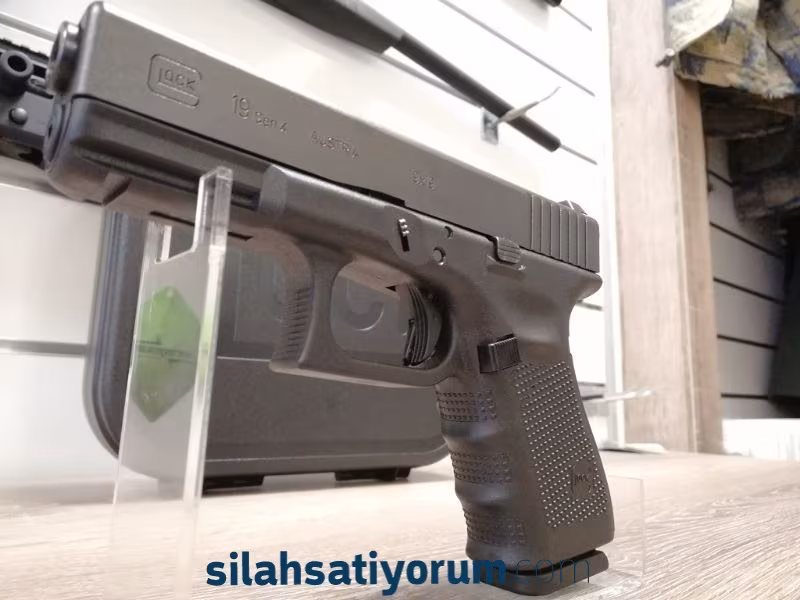 Glock 19 Gen 4, Kutusunda, 3 Şarjörü ile Verilecektir.